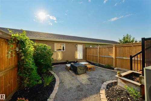 2617 Maple Way Nw, Edmonton, AB - Outdoor