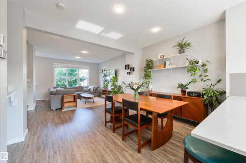 2617 Maple Way Nw, Edmonton, AB - Indoor Photo Showing Dining Room