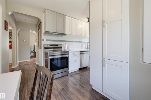 11502 127 Street Nw, Edmonton, AB - Indoor Photo Showing Kitchen