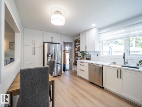 37 Springfield Crescent, St. Albert, AB - Indoor Photo Showing Kitchen