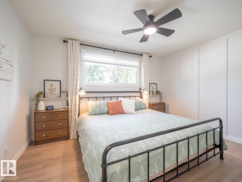 37 Springfield Crescent, St. Albert, AB - Indoor Photo Showing Bedroom