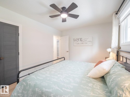 37 Springfield Crescent, St. Albert, AB - Indoor Photo Showing Bedroom
