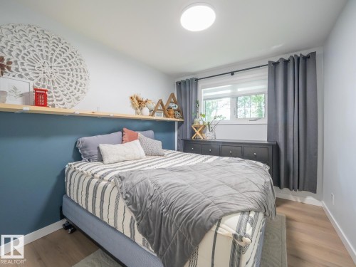37 Springfield Crescent, St. Albert, AB - Indoor Photo Showing Bedroom