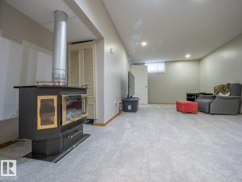 37 Springfield Crescent, St. Albert, AB - Indoor Photo Showing Other Room