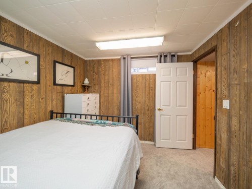 37 Springfield Crescent, St. Albert, AB - Indoor Photo Showing Bedroom