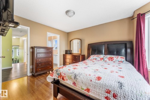 Great sized primary with bay window, walk-in in closet and 4 piece ensuite. - 13148 151 Avenue Nw, Edmonton, AB - Indoor Photo Showing Bedroom