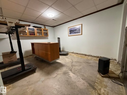 Image quality insufficient for description - 10837 155 Street Nw, Edmonton, AB - Indoor