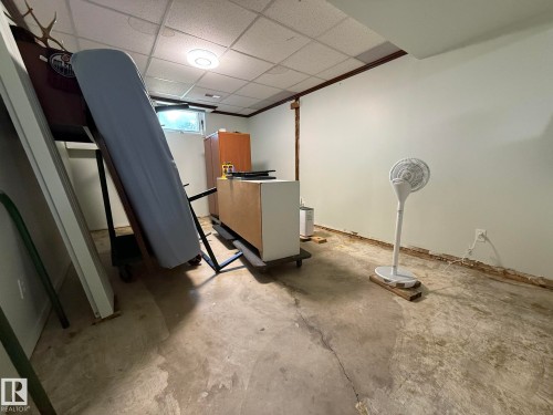Image quality insufficient for description - 10837 155 Street Nw, Edmonton, AB - Indoor
