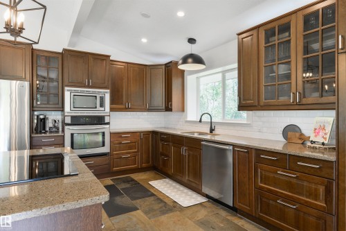 #22 54108 Rge Road 280, Rural Parkland County, AB - Indoor Photo Showing Kitchen