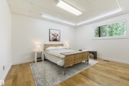 #22 54108 Rge Road 280, Rural Parkland County, AB - Indoor Photo Showing Bedroom