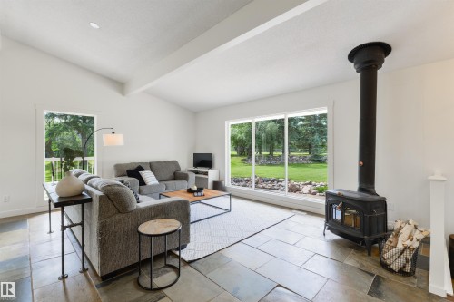 #22 54108 Rge Road 280, Rural Parkland County, AB - Indoor Photo Showing Living Room
