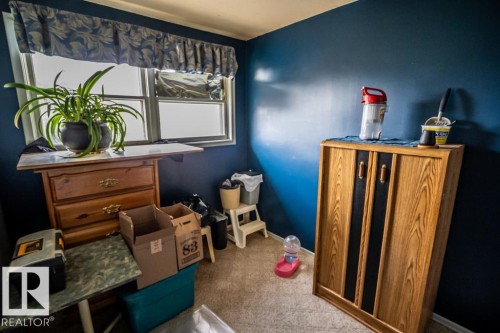 Image quality insufficient for description - 5009 47 Ave, St. Paul Town, AB - Indoor