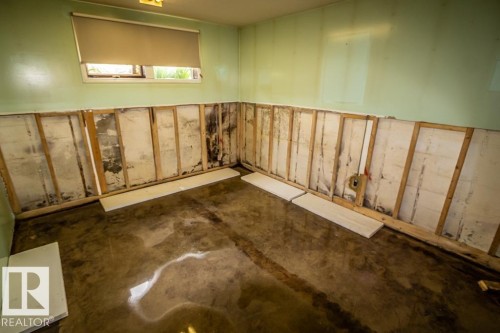 Image quality insufficient for description - 5009 47 Ave, St. Paul Town, AB - Indoor Photo Showing Other Room