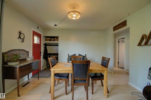 204 Mohr Avenue, Spruce Grove, AB - Indoor Photo Showing Dining Room