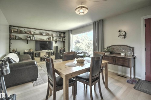 204 Mohr Avenue, Spruce Grove, AB - Indoor Photo Showing Dining Room