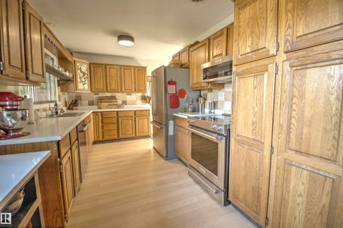 204 Mohr Avenue, Spruce Grove, AB - Indoor Photo Showing Kitchen