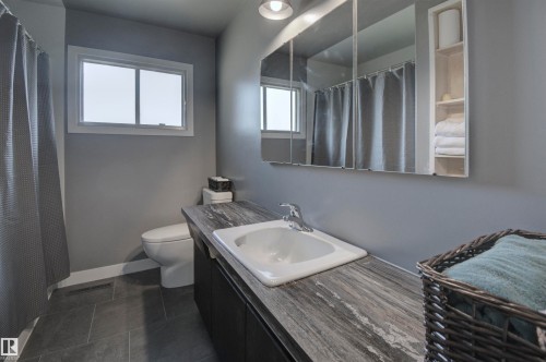 204 Mohr Avenue, Spruce Grove, AB - Indoor Photo Showing Bathroom