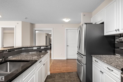 #408A 6 Spruce Ridge Dr, Spruce Grove, AB - Indoor Photo Showing Kitchen