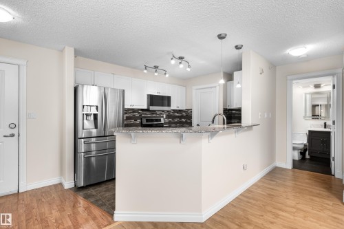 #408A 6 Spruce Ridge Dr, Spruce Grove, AB - Indoor Photo Showing Kitchen With Upgraded Kitchen