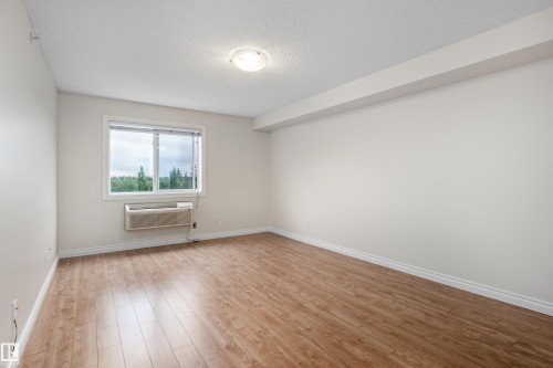 #408A 6 Spruce Ridge Dr, Spruce Grove, AB - Indoor Photo Showing Other Room