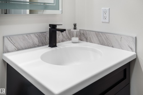 #408A 6 Spruce Ridge Dr, Spruce Grove, AB - Indoor Photo Showing Bathroom