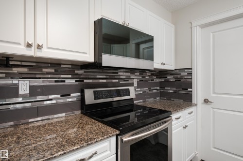 #408A 6 Spruce Ridge Dr, Spruce Grove, AB - Indoor Photo Showing Kitchen