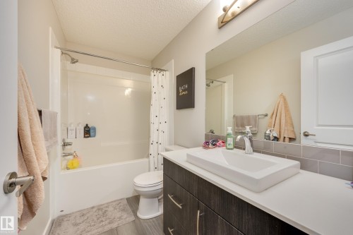 9932 223 Street Nw, Edmonton, AB - Indoor Photo Showing Bathroom