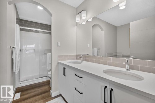 Bathroom - 347 Bluff Cove, Leduc, AB - Indoor Photo Showing Bathroom