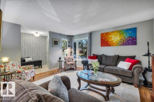 216 Greenwood Drive, Spruce Grove, AB - Indoor Photo Showing Living Room