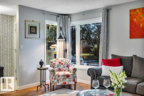 216 Greenwood Drive, Spruce Grove, AB - Indoor Photo Showing Living Room