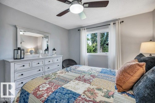 216 Greenwood Drive, Spruce Grove, AB - Indoor Photo Showing Bedroom