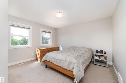 2338 Glenridding Boulevard Sw, Edmonton, AB - Indoor Photo Showing Bedroom