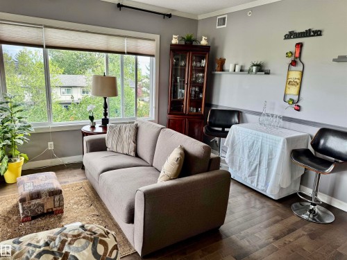 #304 100 Crystal Ln, Sherwood Park, AB - Indoor Photo Showing Living Room