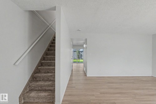 #152 180 Bridgeport Bv, Leduc, AB - Indoor Photo Showing Other Room