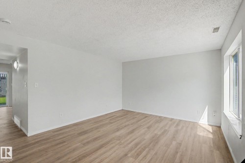 #152 180 Bridgeport Bv, Leduc, AB - Indoor Photo Showing Other Room