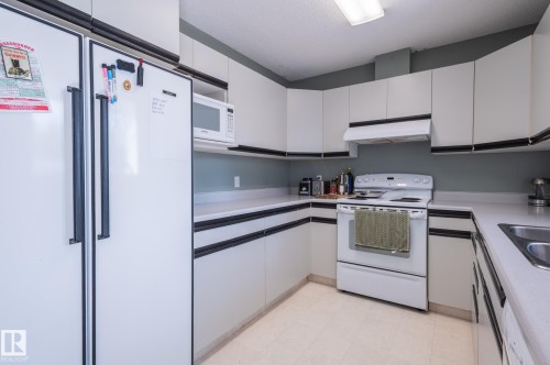 11515 125 Street Nw, Edmonton, AB - Indoor Photo Showing Kitchen With Double Sink