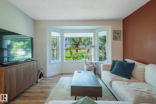 11515 125 Street Nw, Edmonton, AB - Indoor Photo Showing Other Room