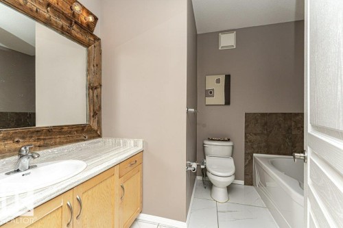 #404 10531 117 St Nw, Edmonton, AB - Indoor Photo Showing Bathroom