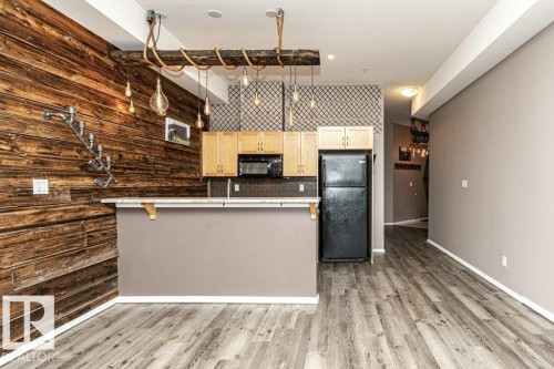 #404 10531 117 St Nw, Edmonton, AB - Indoor Photo Showing Kitchen