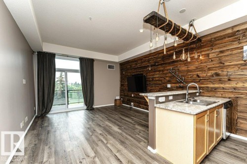 #404 10531 117 St Nw, Edmonton, AB - Indoor Photo Showing Kitchen