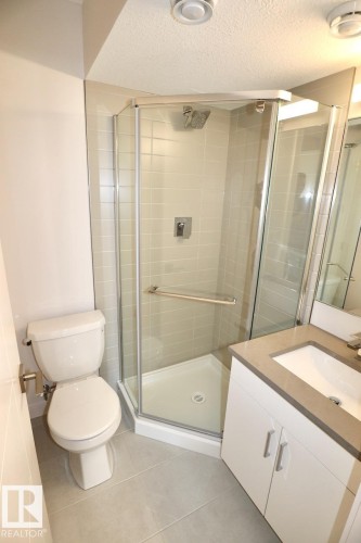 8603 108A Street Northwest, Edmonton, AB - Indoor Photo Showing Bathroom