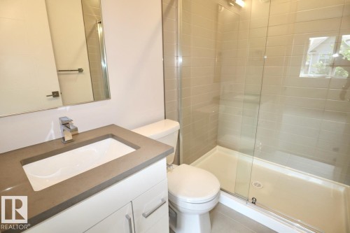 8603 108A Street Northwest, Edmonton, AB - Indoor Photo Showing Bathroom
