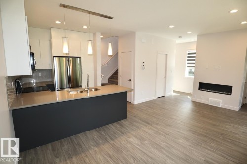 8603 108A Street Northwest, Edmonton, AB - Indoor Photo Showing Kitchen With Stainless Steel Kitchen