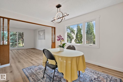 10619 35 Avenue Nw, Edmonton, AB - Indoor Photo Showing Dining Room