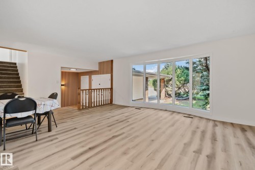 10619 35 Avenue Nw, Edmonton, AB - Indoor
