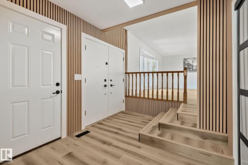 10619 35 Avenue Nw, Edmonton, AB - Indoor Photo Showing Other Room
