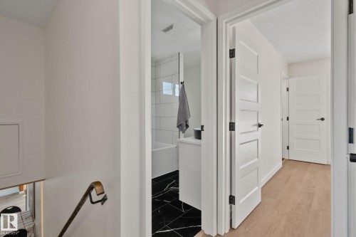 10619 35 Avenue Nw, Edmonton, AB - Indoor Photo Showing Other Room