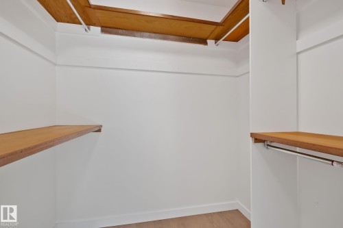 10619 35 Avenue Nw, Edmonton, AB - Indoor Photo Showing Other Room