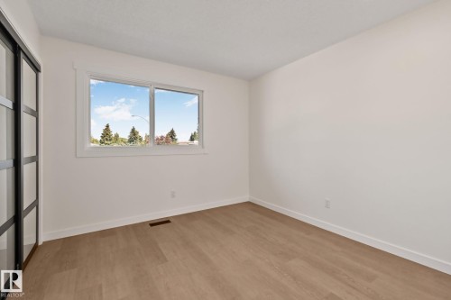 10619 35 Avenue Nw, Edmonton, AB - Indoor Photo Showing Other Room