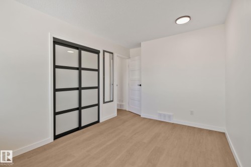 10619 35 Avenue Nw, Edmonton, AB - Indoor Photo Showing Other Room
